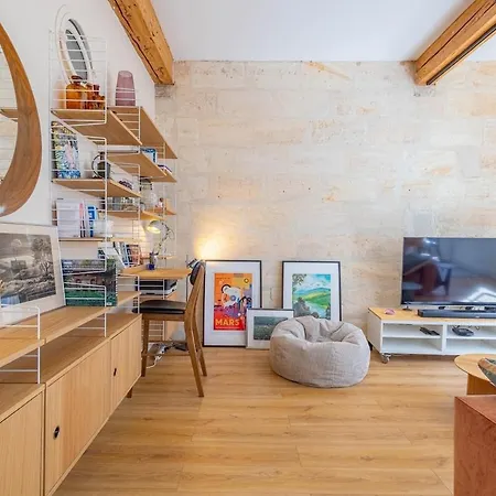 Designer & Bright On Rue Sainte-catherine