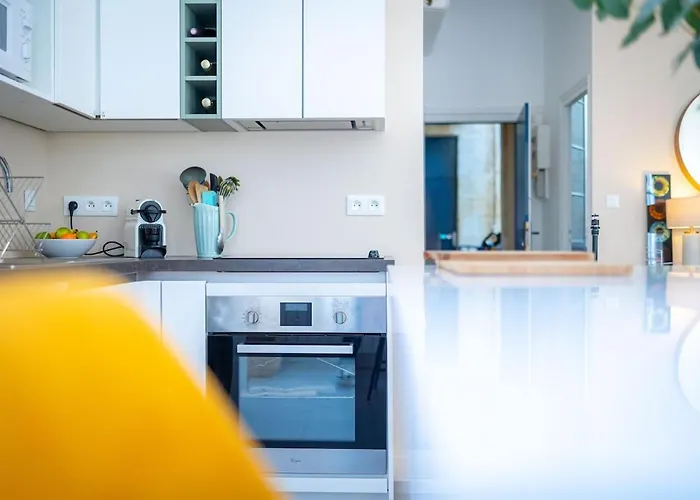 Designer & Bright On Rue Sainte-catherine Bordeaux