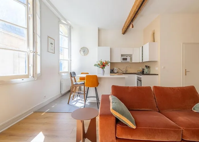 Designer & Bright On Rue Sainte-catherine Bordeaux