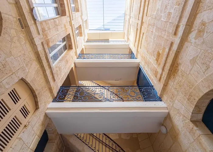 Designer & Bright On Rue Sainte-catherine Apartment